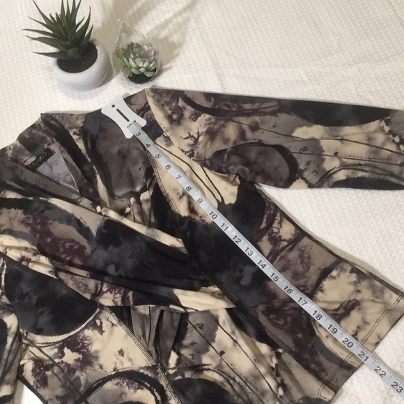 KAMIKO - CrossOver Neck Blouse - Picture 6 of 8